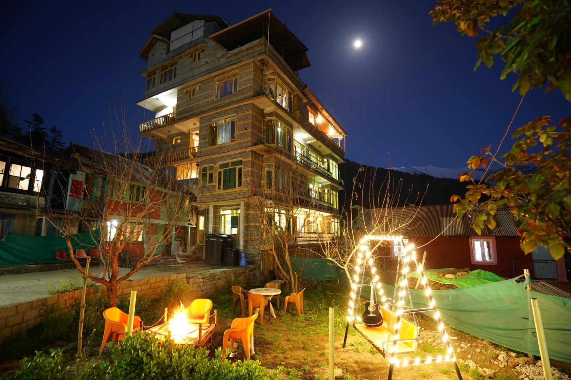 Woods Villa Cottage, Manali Екстер'єр фото
