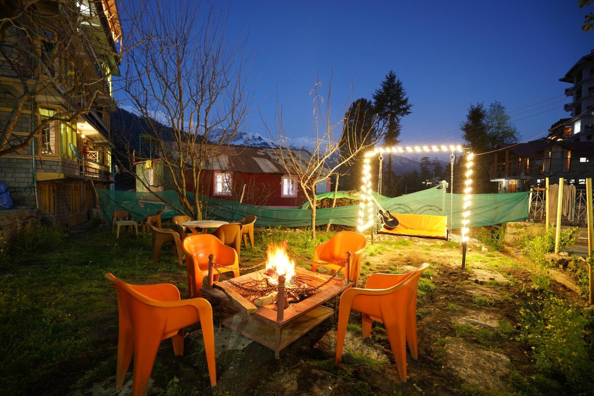 Woods Villa Cottage, Manali Екстер'єр фото