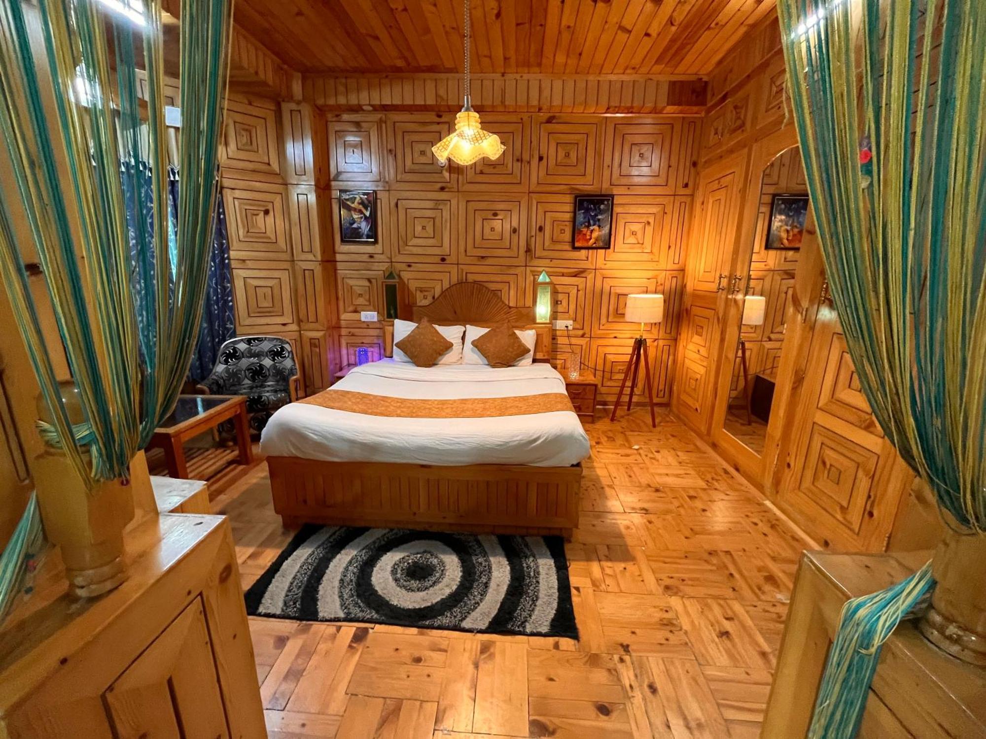 Woods Villa Cottage, Manali Екстер'єр фото