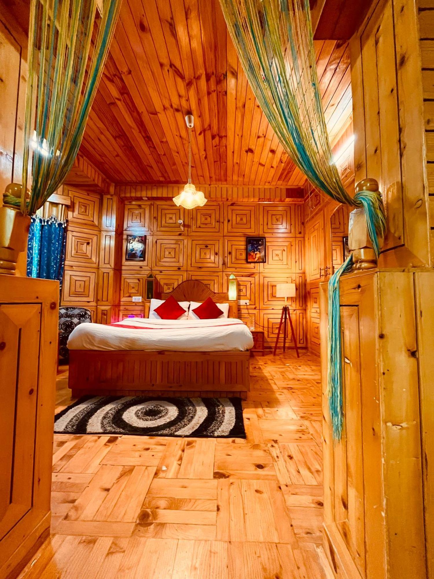 Woods Villa Cottage, Manali Екстер'єр фото